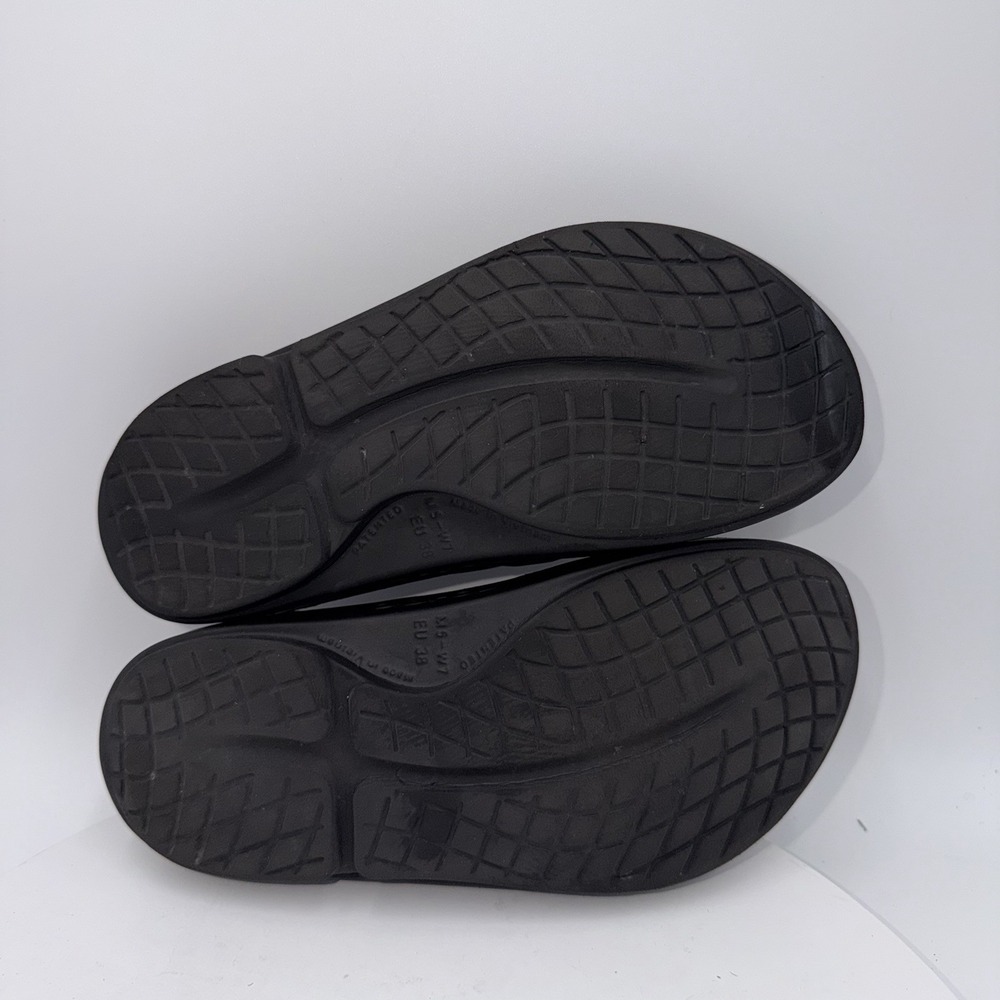 OOFOS Sandals Womens Size 7 Black OOriginal Thong Flip Flop Recovery Comfort - Picture 7 of 8